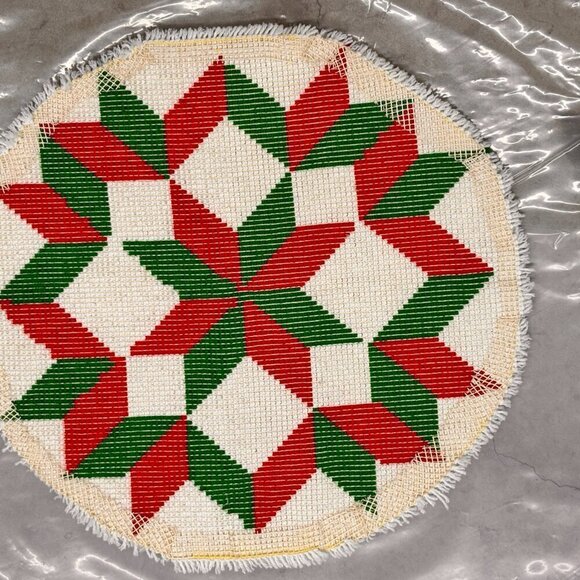 Geometric Star Tree Skirt Latch Hook Rug VTG Hook Yarn Rug Tree Skirt - Picture 4 of 11